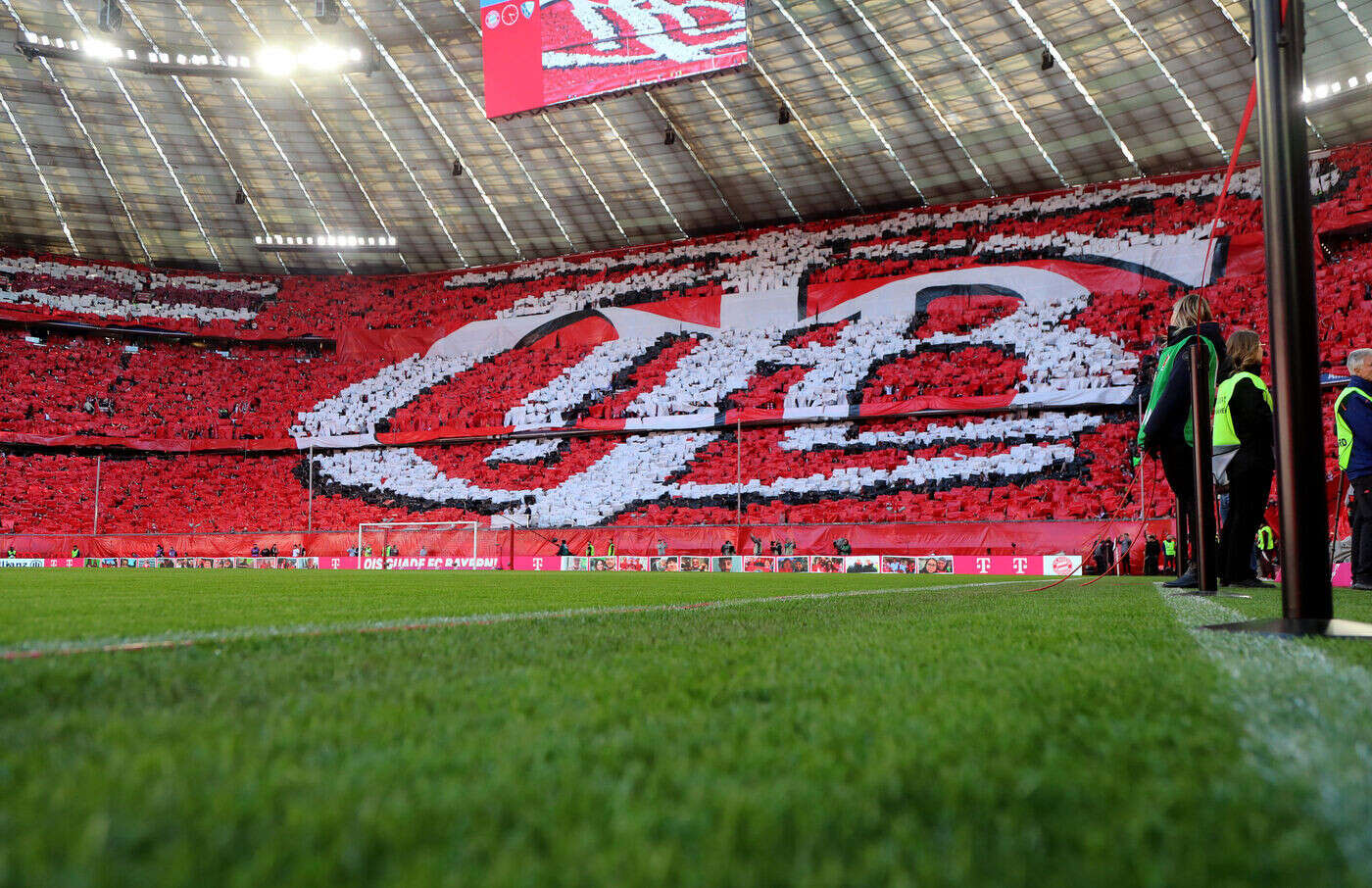 Bayern Munich - Bochum (2-3) : malgré un sublime tifo pour leurs 125 ans, les Munichois s’inclinent à domicile