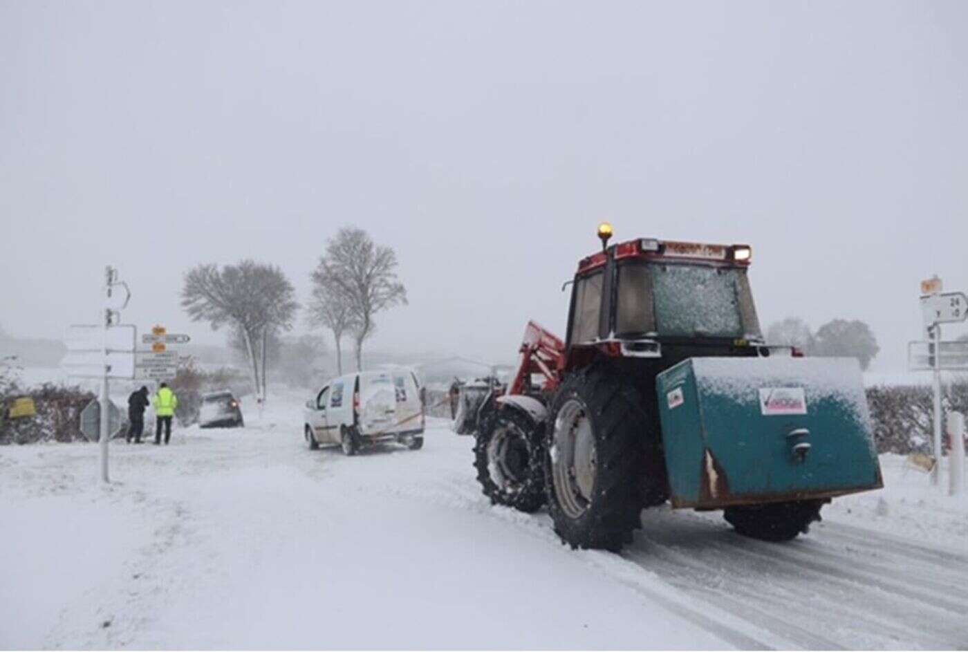 Naufragés de la route, voitures dans le fossé, blocages… récit en plein blizzard calvadosien