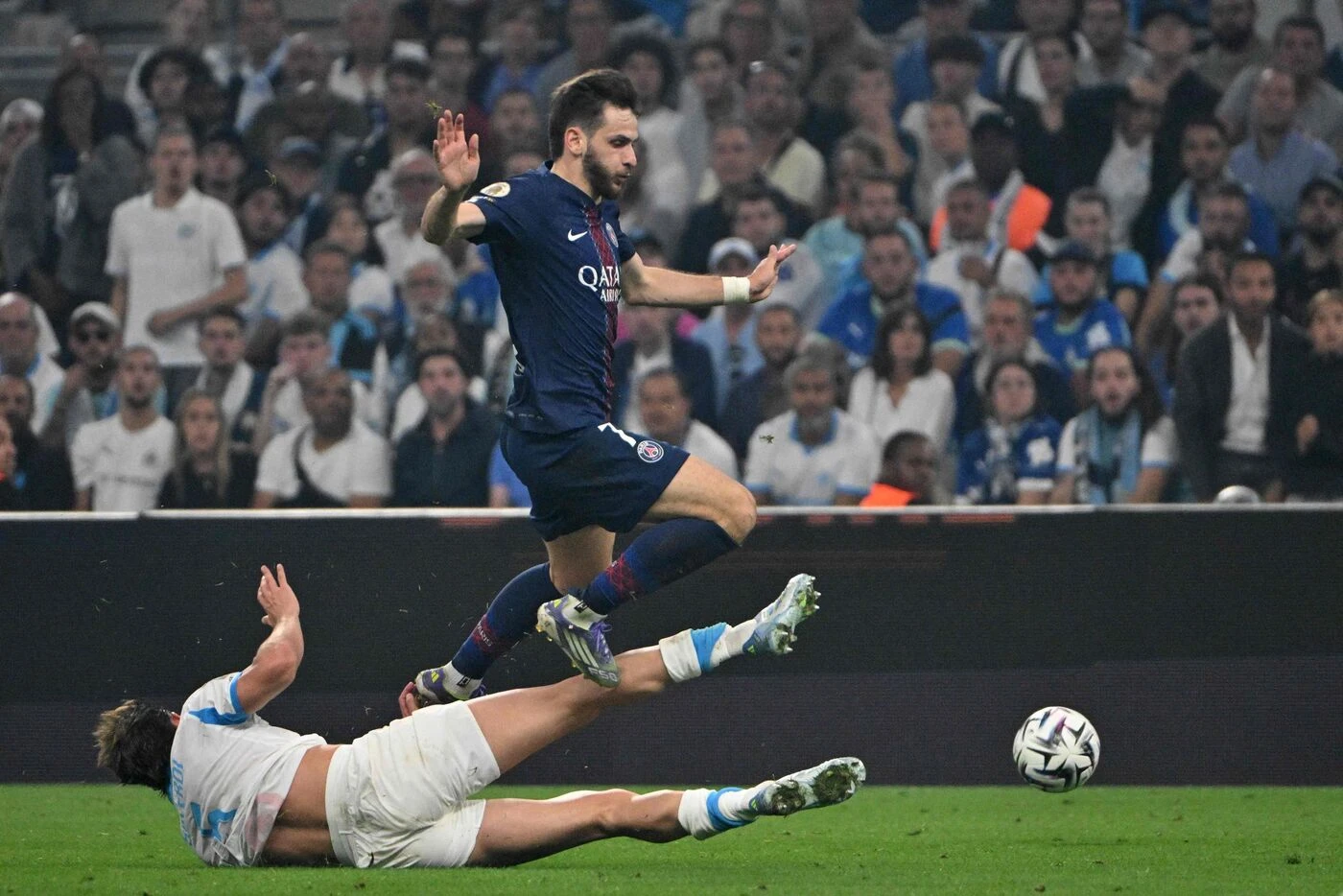 OM-PSG (1-0) : trop affaibli, Paris se laisse prendre au piège du Vélodrome et cède sa place de leader