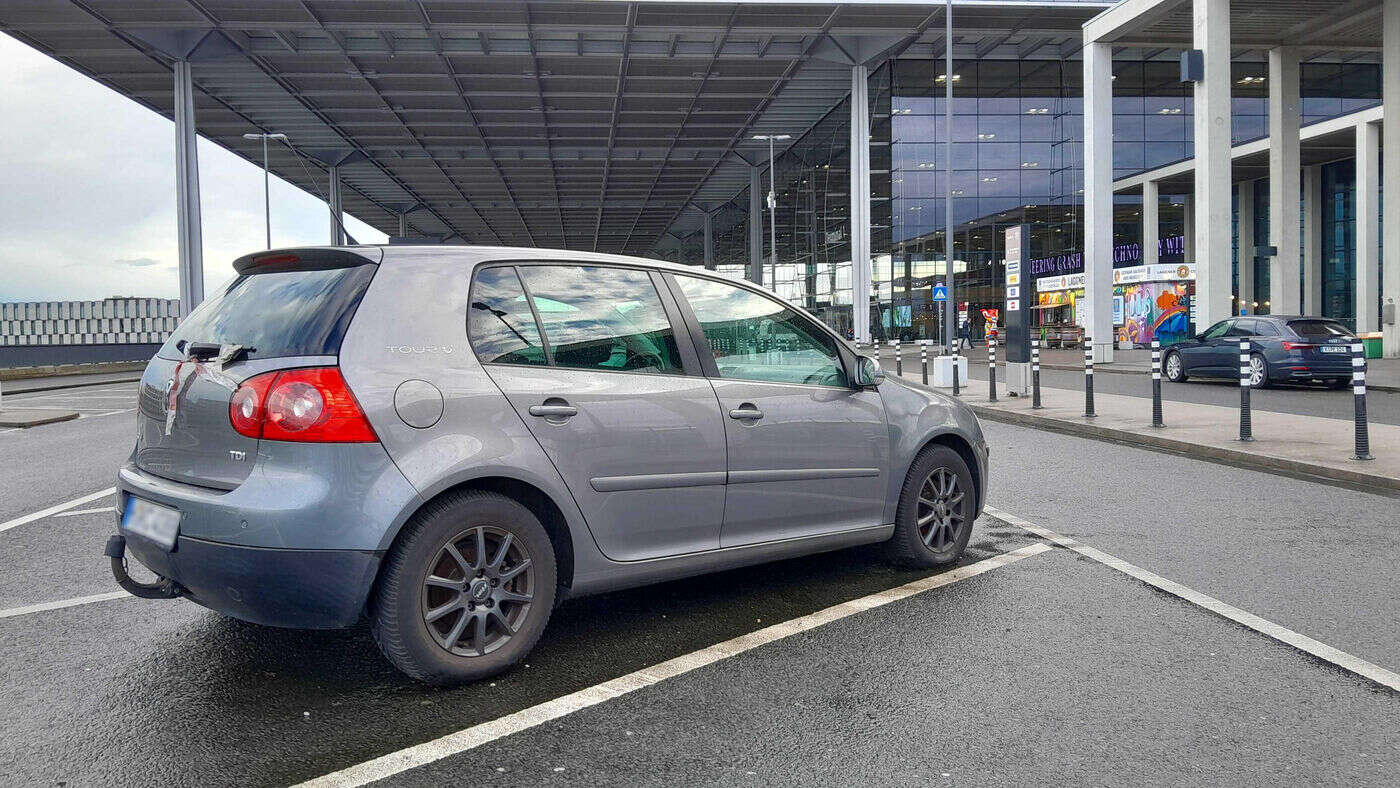 Elle avait accumulé 200 000 euros de dette au parking, une voiture abandonnée enlevée à l’aéroport de Berlin