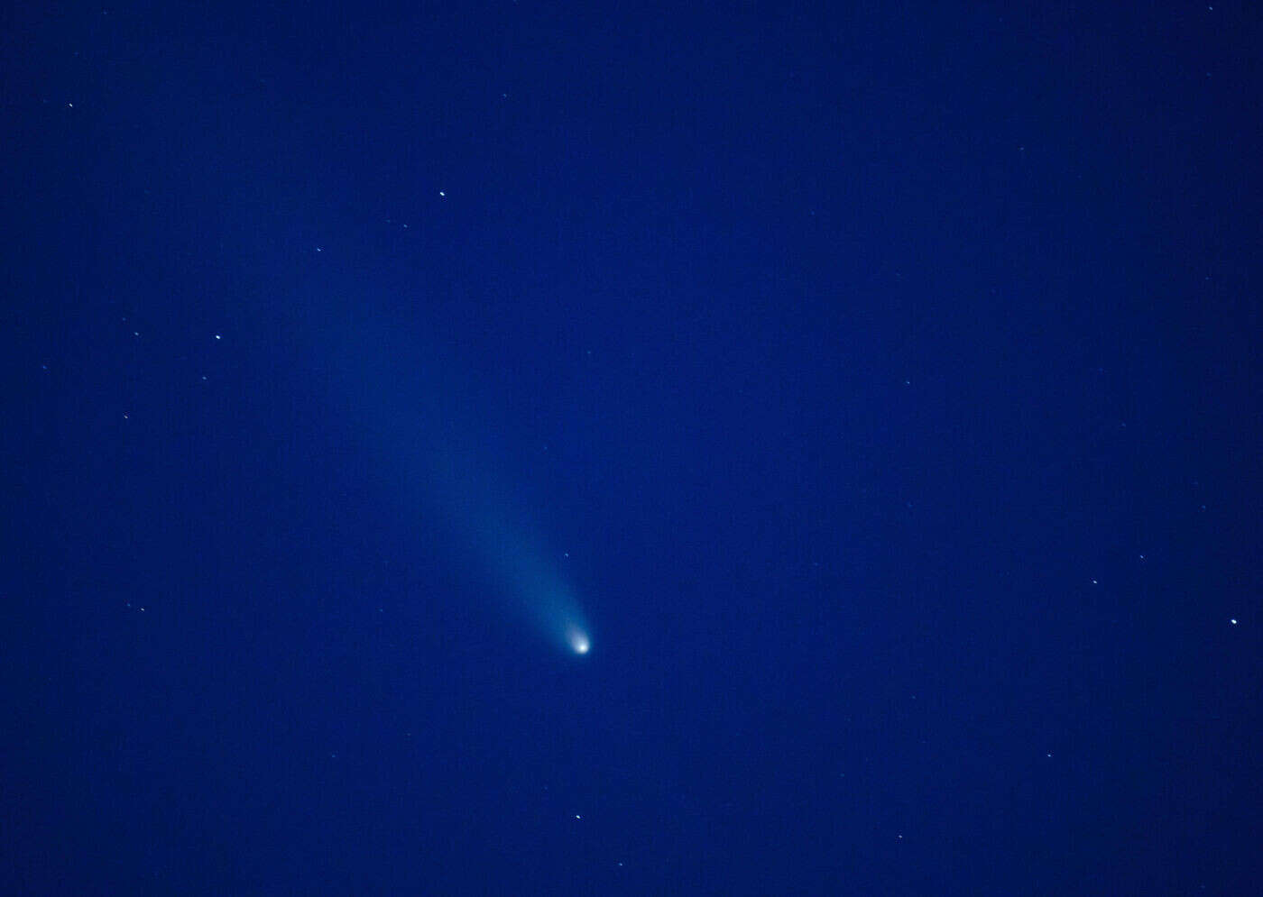 Les images impressionnantes d’un astéroïde qui a illuminé le ciel russe avant de s’écraser en Sibérie