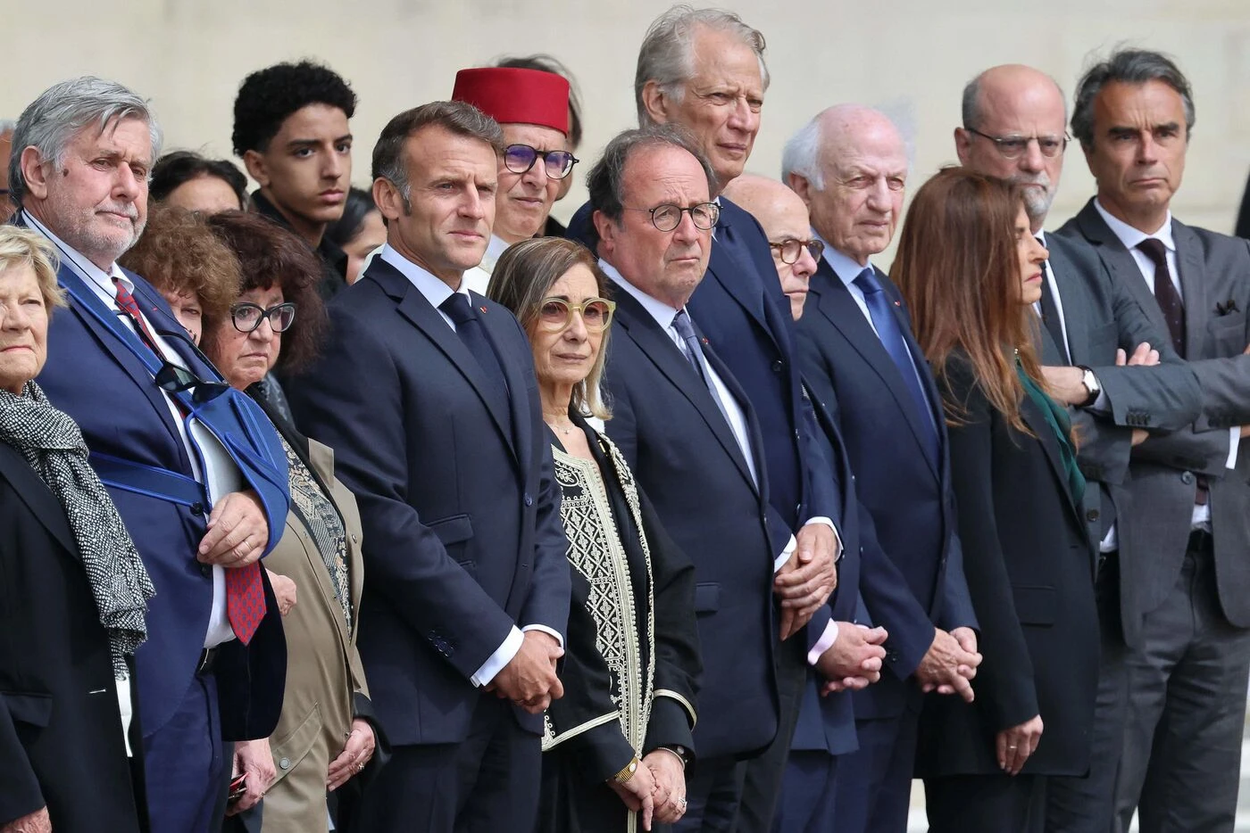 Mort d’Edgar Morin : aux Invalides, Emmanuel Macron salue la mémoire d’un « humaniste planétaire »