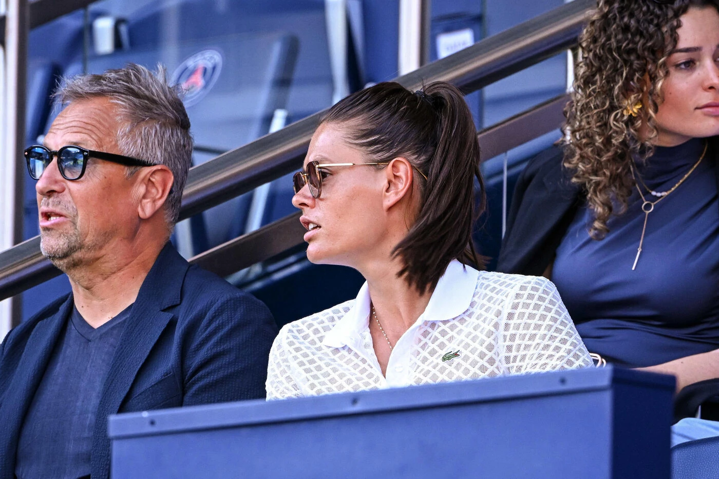 Roland-Garros : Dembélé, Neves, Doué... Chloé Paquet a encore inscrit le nom des joueurs sur ses raquettes