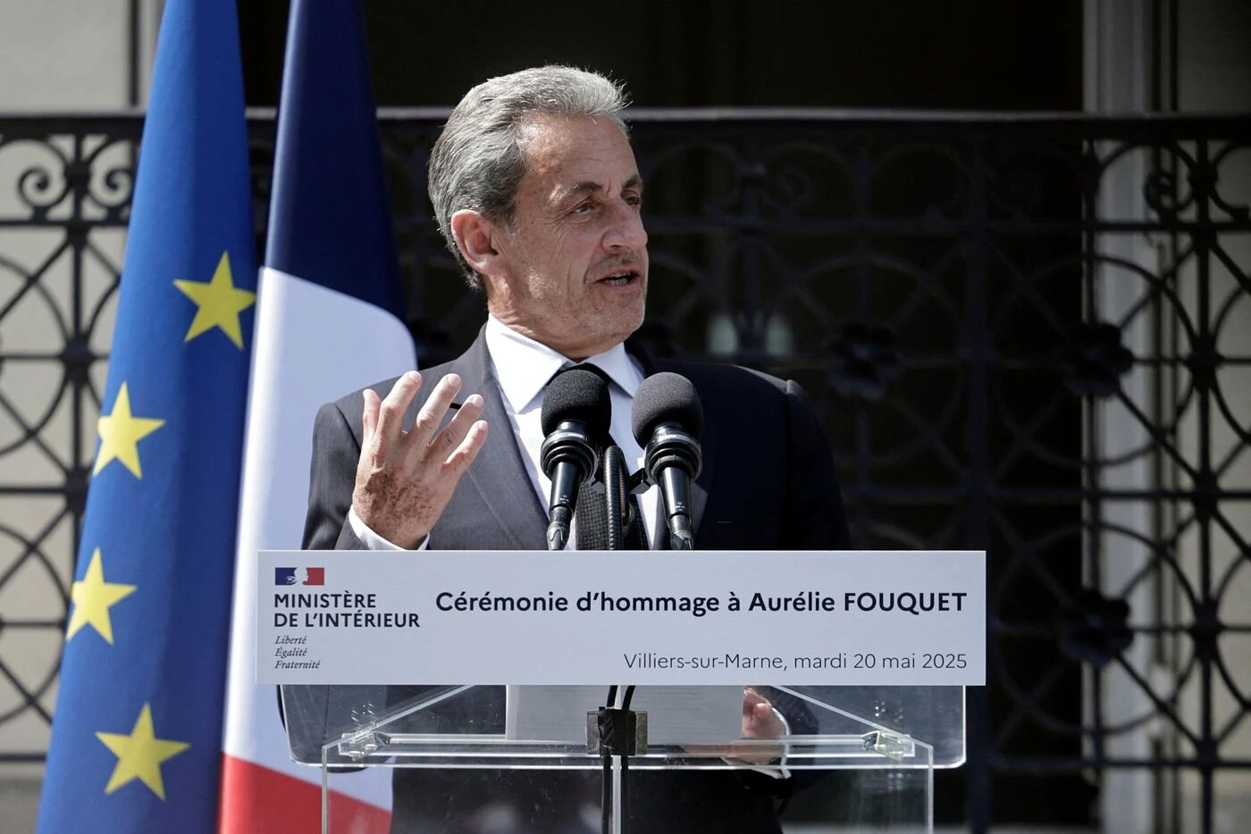 « Je me suis senti responsable de sa mort » : l’hommage de Nicolas Sarkozy à Aurélie Fouquet, policière tuée lors d’un braquage en 2010