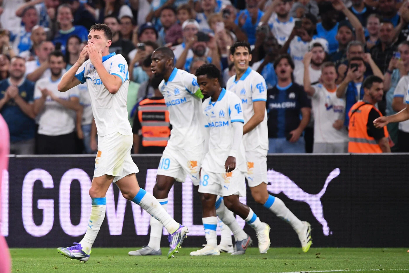 OM-Lorient : Benjamin Pavard marque pour ses débuts avec l’OM