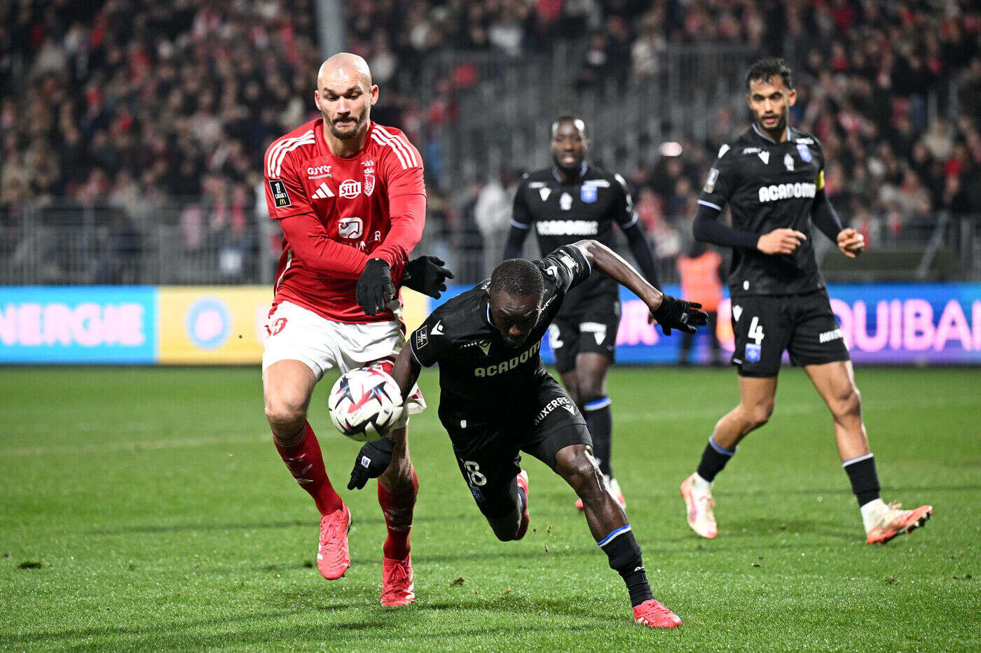 Brest-Auxerre (2-2) : le Stade brestois accroché en Ligue 1 avant de retrouver le PSG en Ligue des champions