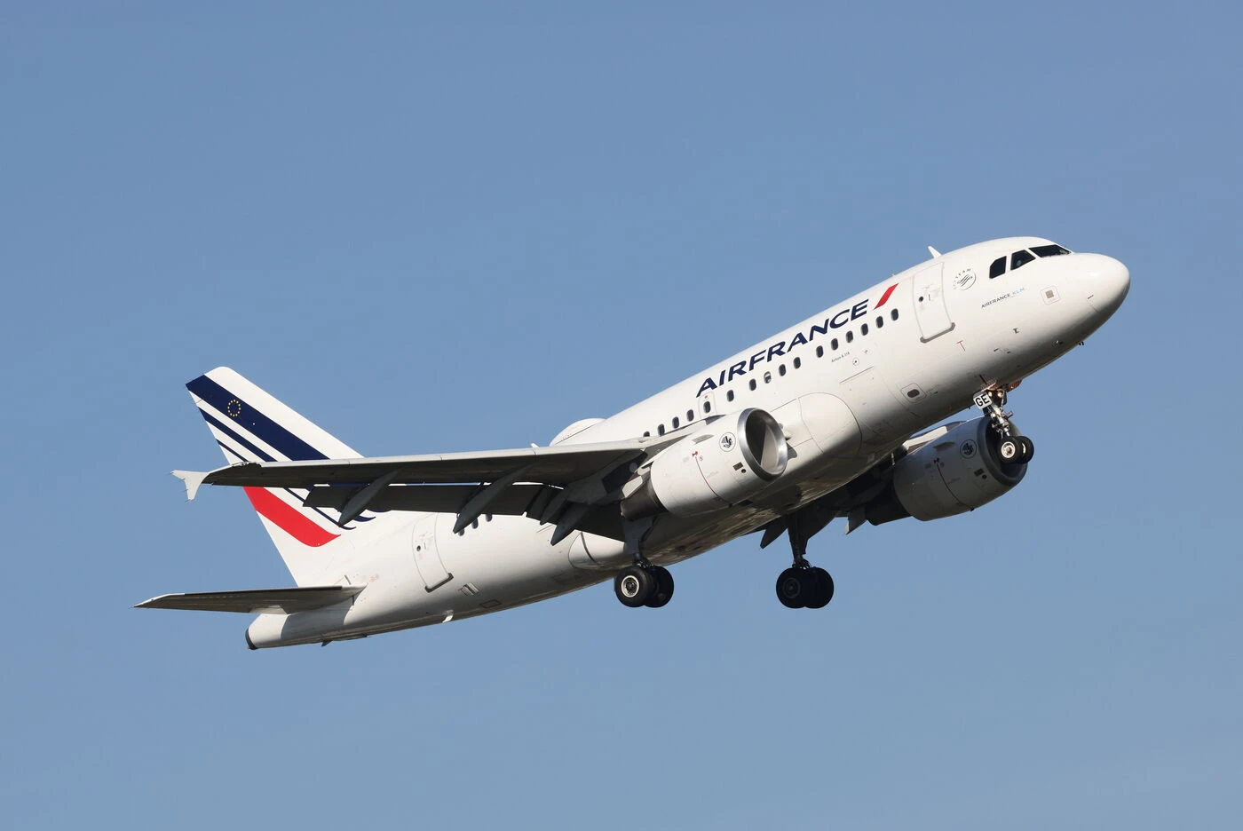 Une odeur de « chaud » dans la cabine : un Boeing 777-328, qui ralliait Paris à Sao Paolo, atterrit en urgence à Bordeaux