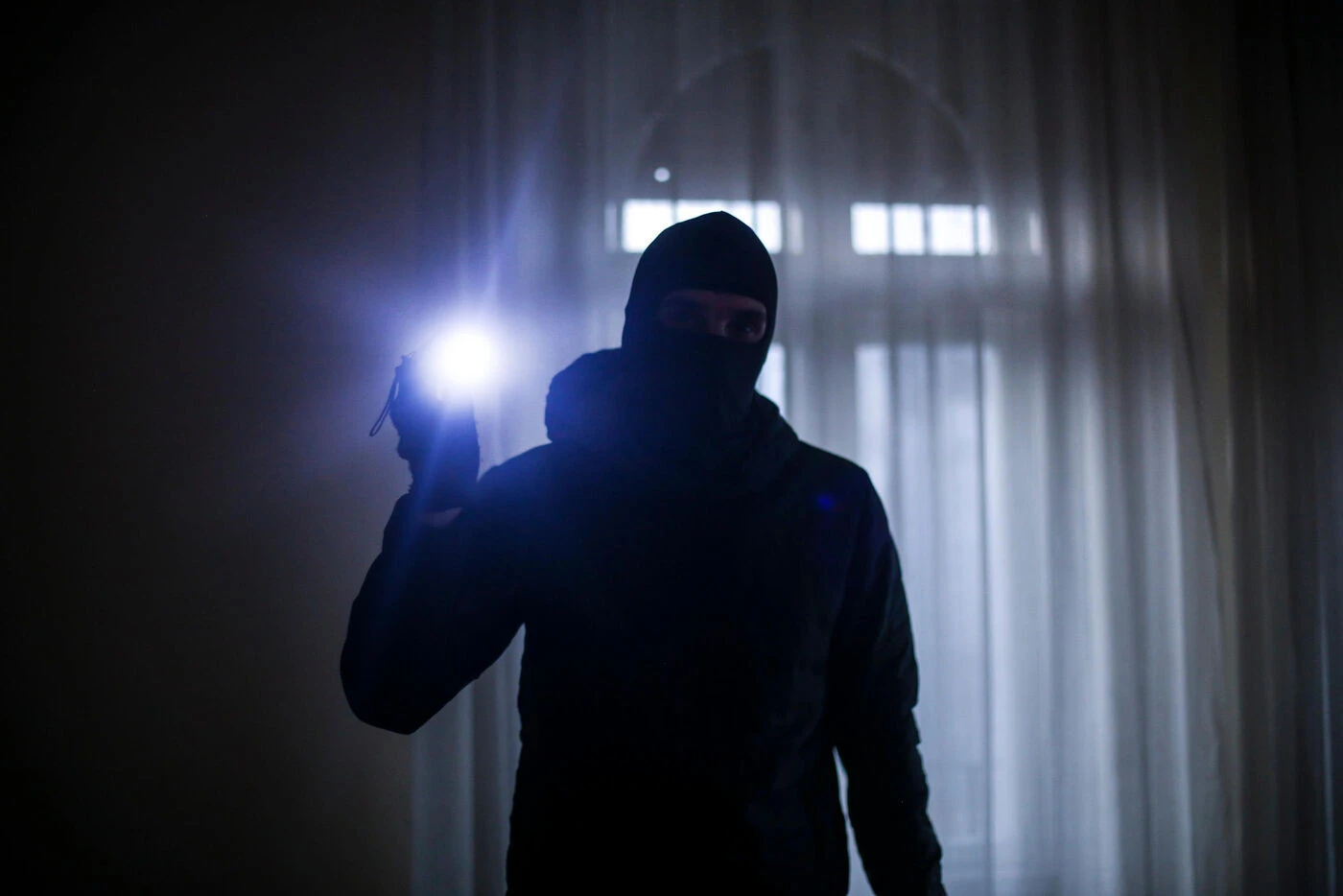 Paris : une personne séquestrée lors d’un home-jacking, un butin estimé à 20 000 euros dérobé