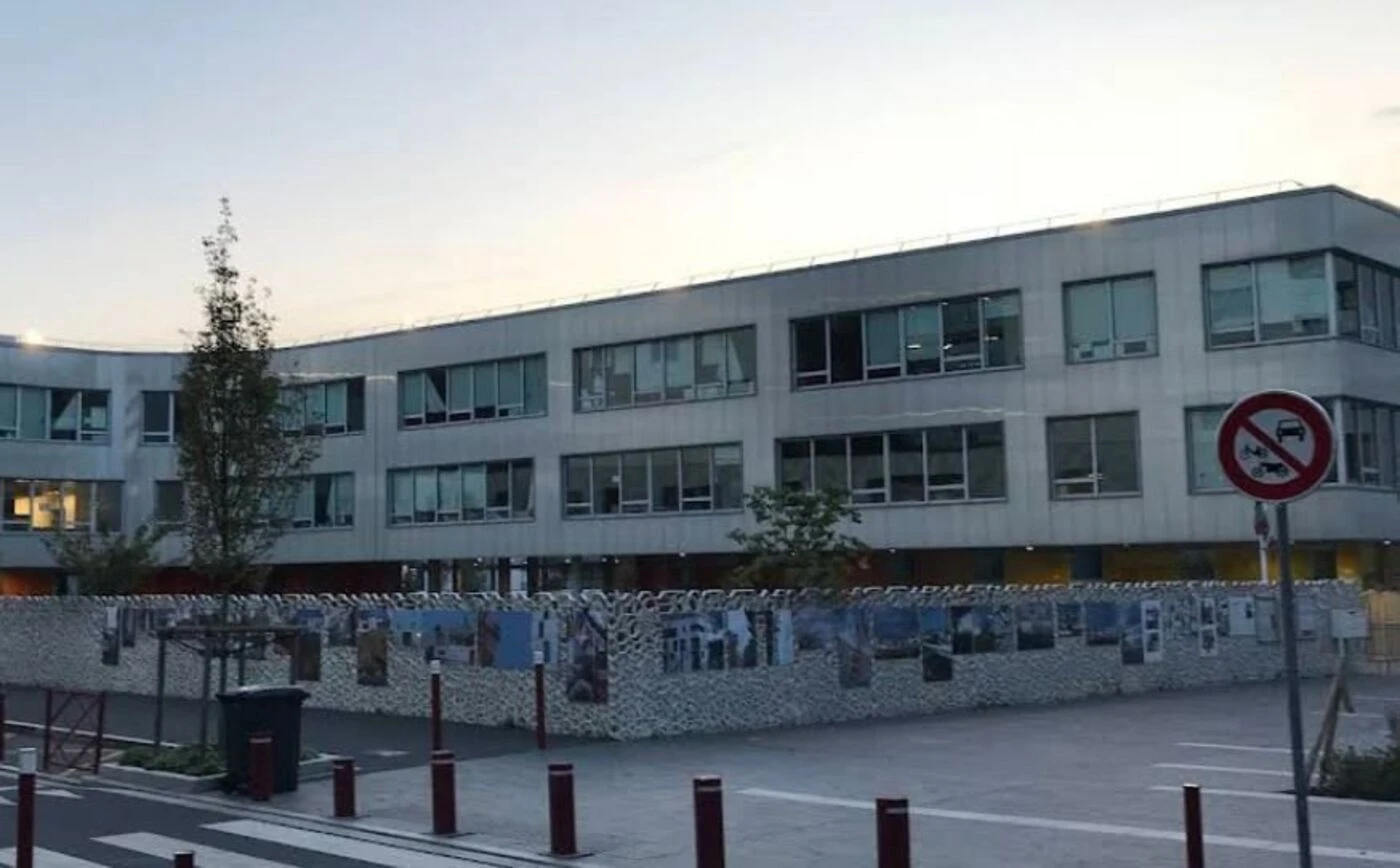 Fenêtres brisées, classes retournées… À Fresnes, une école vandalisée par des adolescents, « les 2012 »