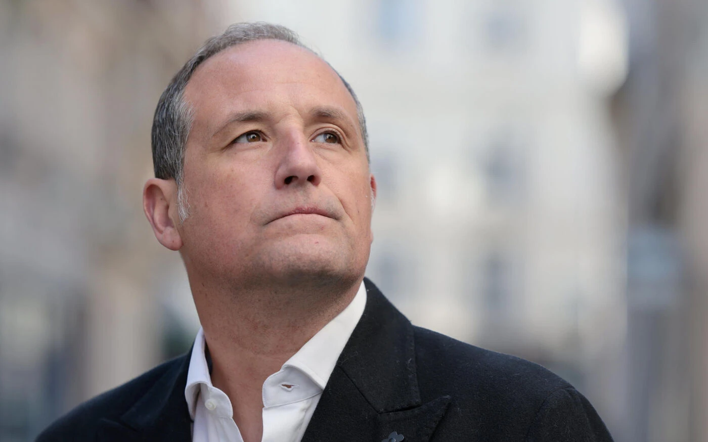 « J’ai voulu sauter du sixième étage » : patron d’une PME, Luc Larry a dû déposer le bilanÉcouter