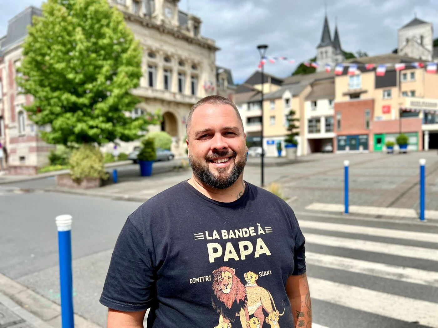 « À 6 ans, on doit pouvoir grandir simplement » : le normand Dimète chante pour la famille de la petite Célya, tuée il y a un an