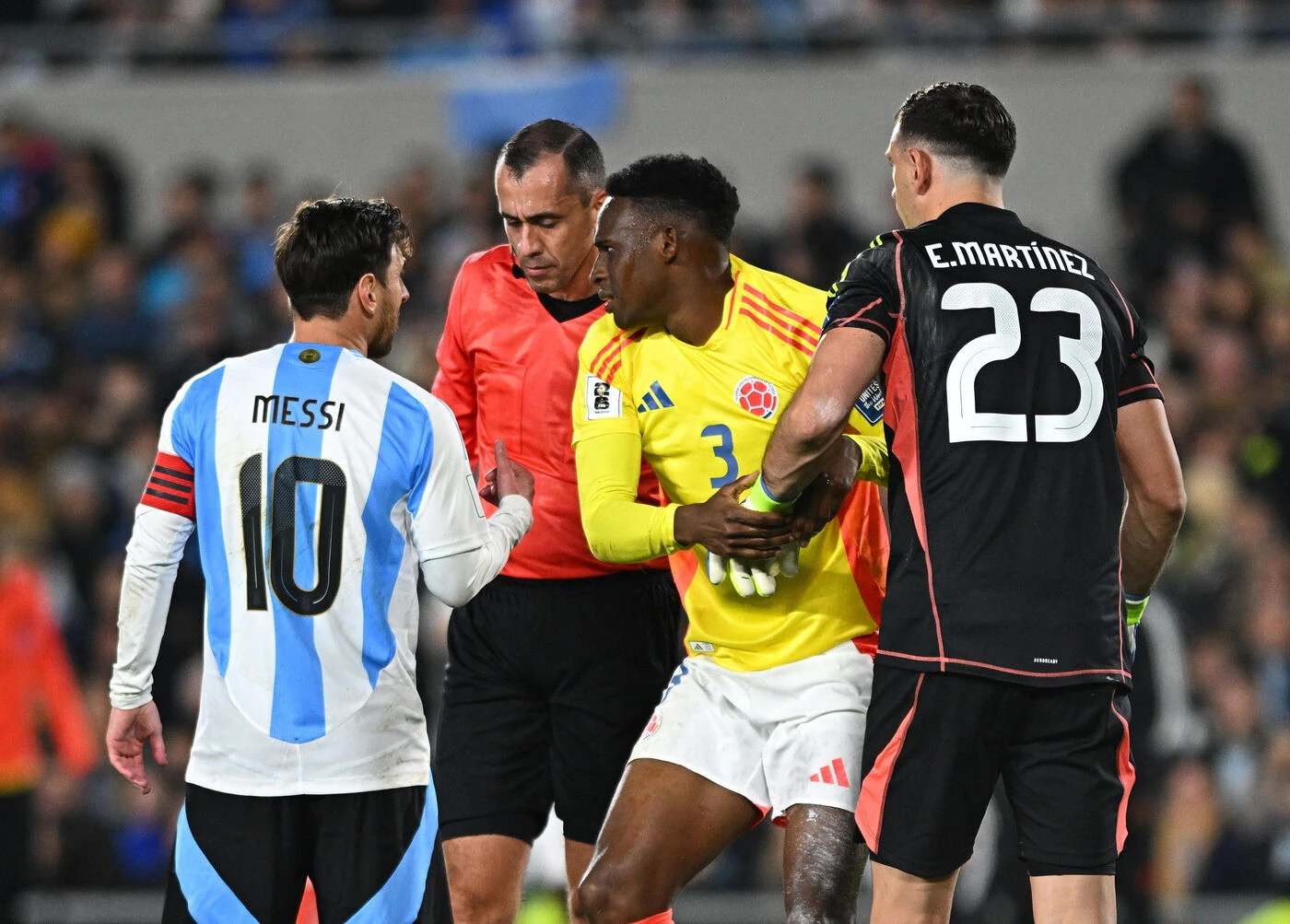 Colère de Messi, provocation d’Otamendi, semelle et expulsion... Un Argentine-Colombie sous haute tension