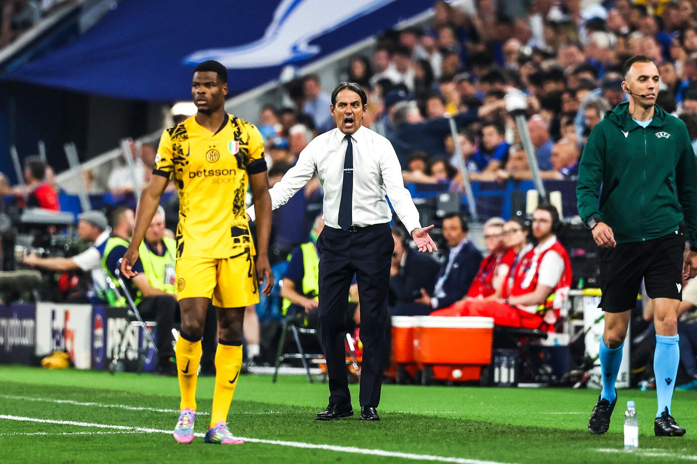 « Parfois on se réveille en sursaut » : le joueur d’Inter Dumfries encore sonné après la finale perdue face au PSG