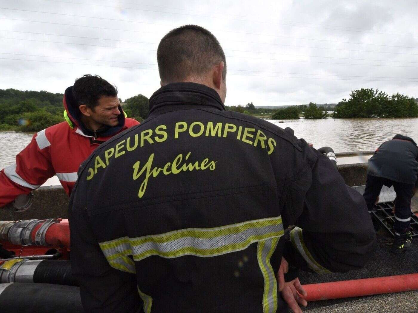 La Seine polluée sur 15 kilomètres après une fuite de billes en polystyrène dans les Yvelines