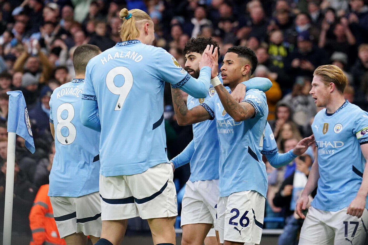 Premier League : le duo Savinho-Haaland soulage encore Manchester City contre West Ham (4-1)