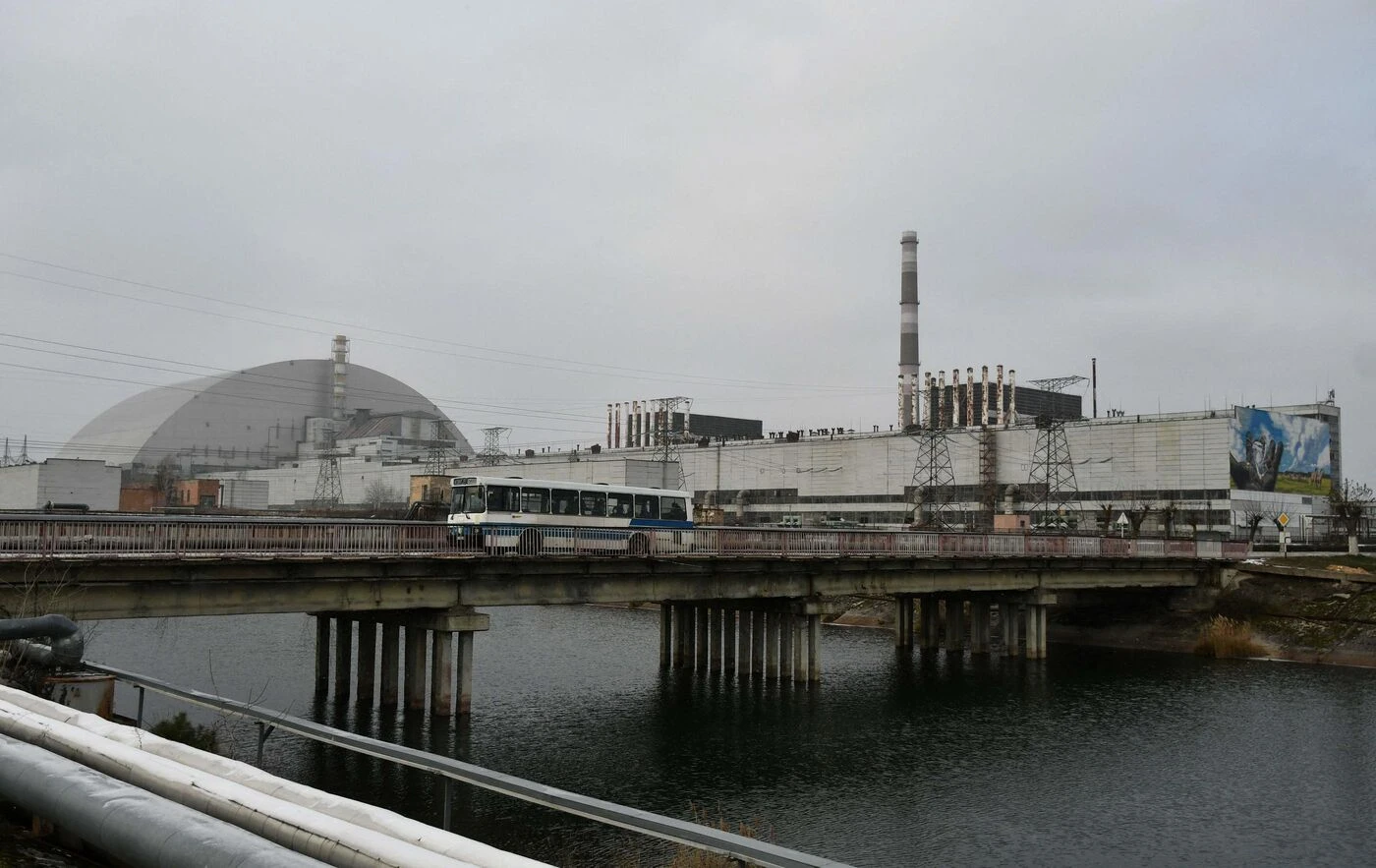 Guerre en Ukraine : le site nucléaire de Tchernobyl privé d’électricité après une attaque russe, selon Kiev