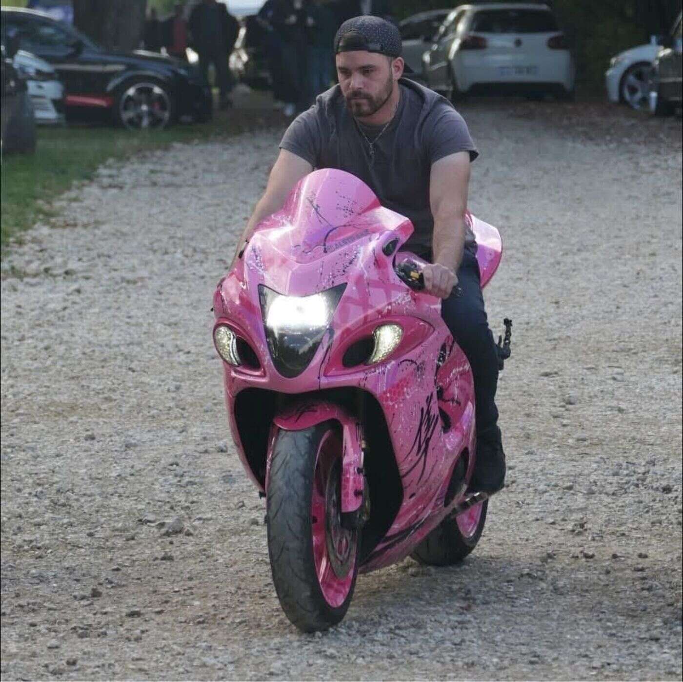 « Un super gars » : les motards en deuil après l’accident mortel de l’influenceur Kévin Dufour en Essonne