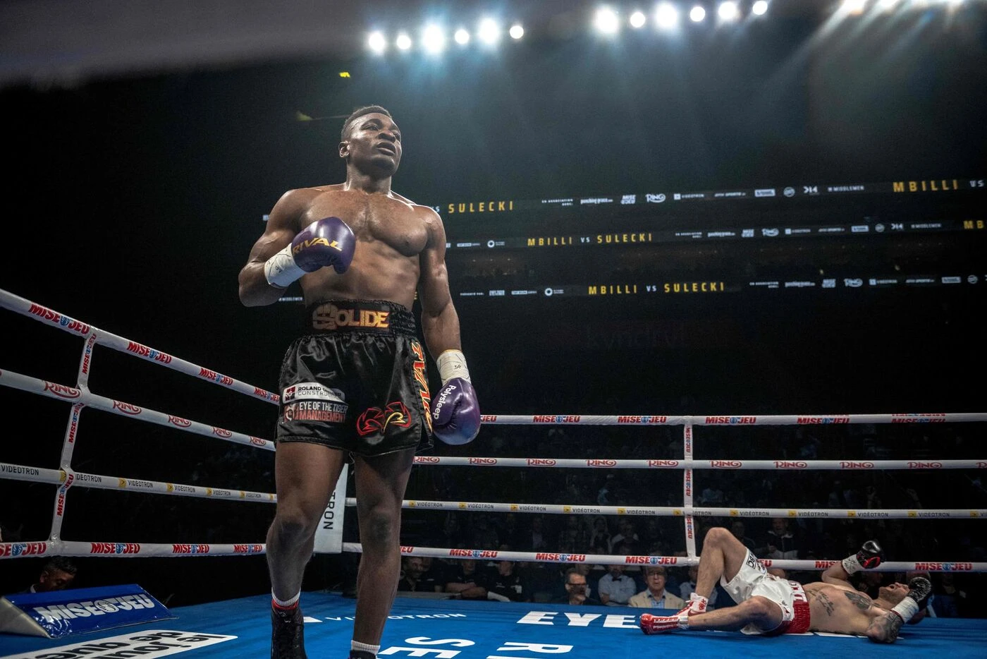 Boxe : les images du K.0. expéditif et dévastateur de Mbilli face à Sulecki dès le premier round