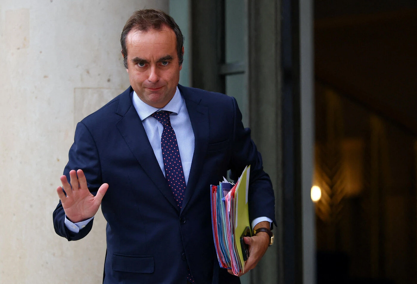 Dépenses de communication de l’État : le Premier ministre annonce les suspendre jusqu’à fin 2025