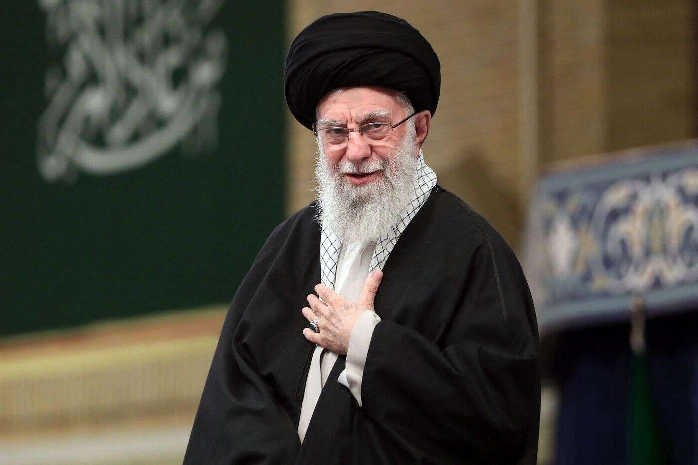 Béziers : l’ayatollah Khamenei comparé à un déchet, l’Iran dénonce une affiche « insultante »