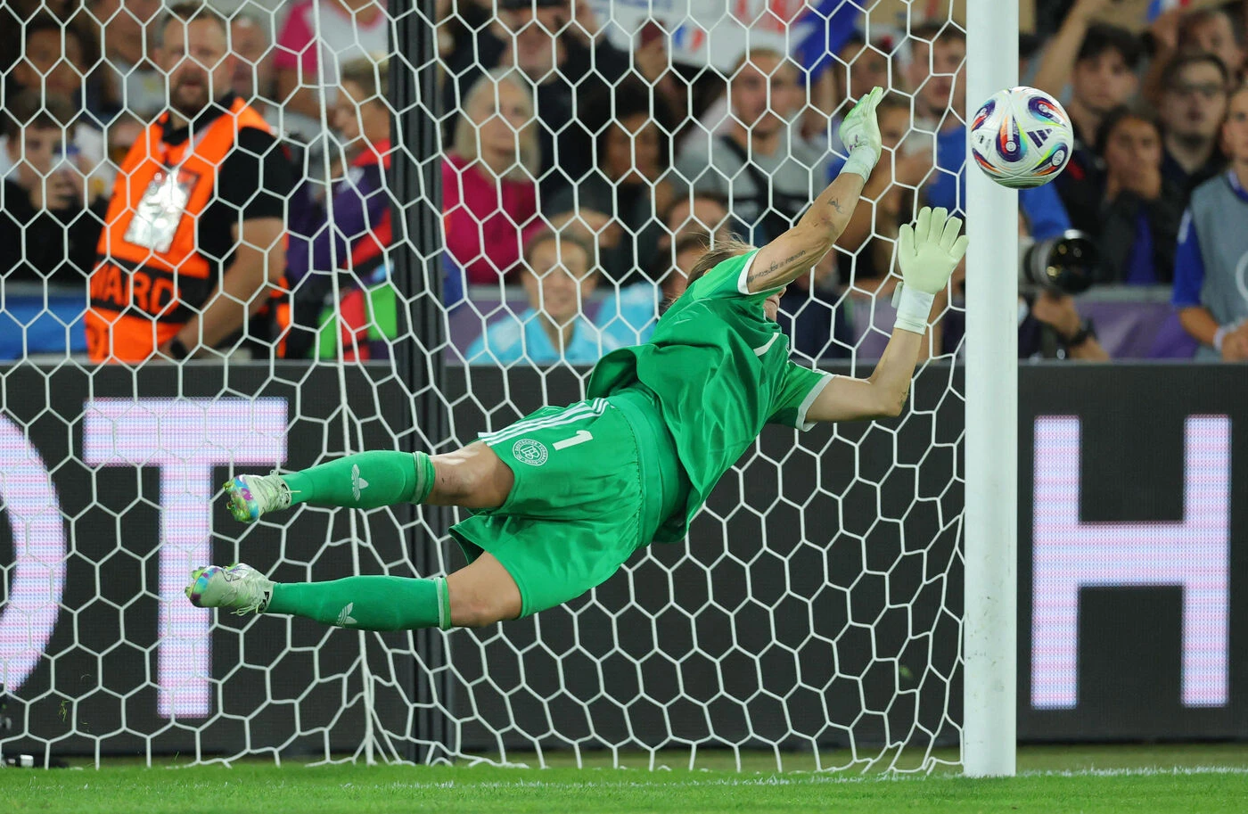 France-Allemagne (1-1, 5-6 t.a.b.) : revivez la séance de tirs au but perdue par les Bleues à l’Euro 2025
