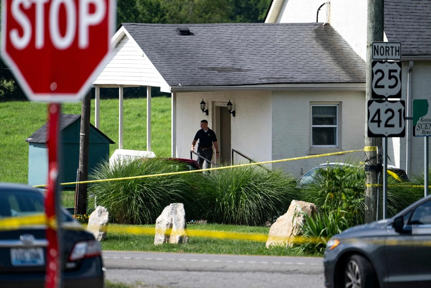 États-Unis : une fusillade dans une église fait trois morts, dont le tireur