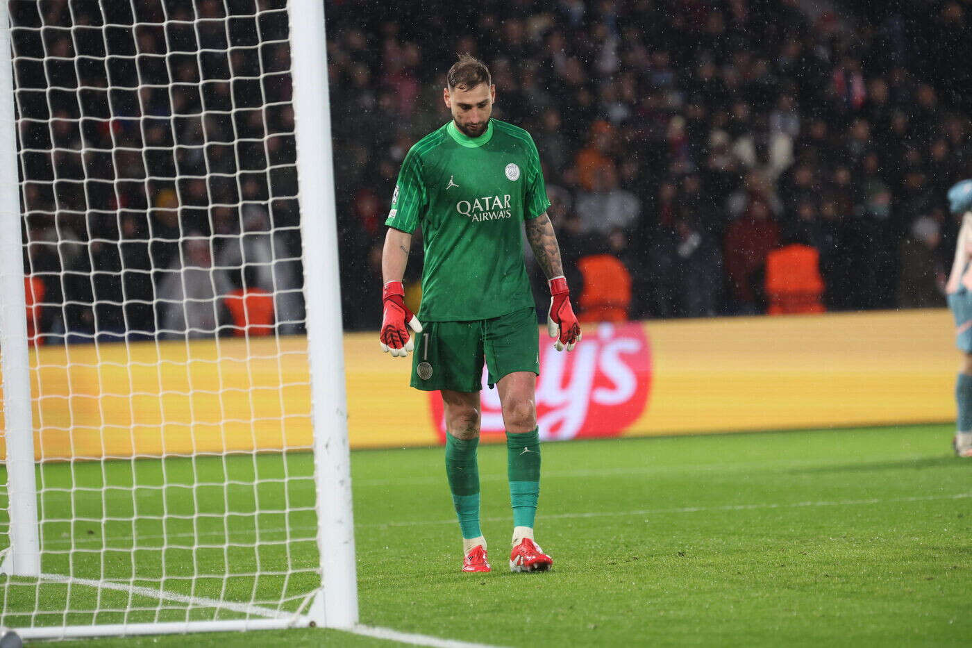 PSG : « J’aurais dû rester à terre », les regrets de Donnarumma trois ans après la faute de Benzema avec le Real