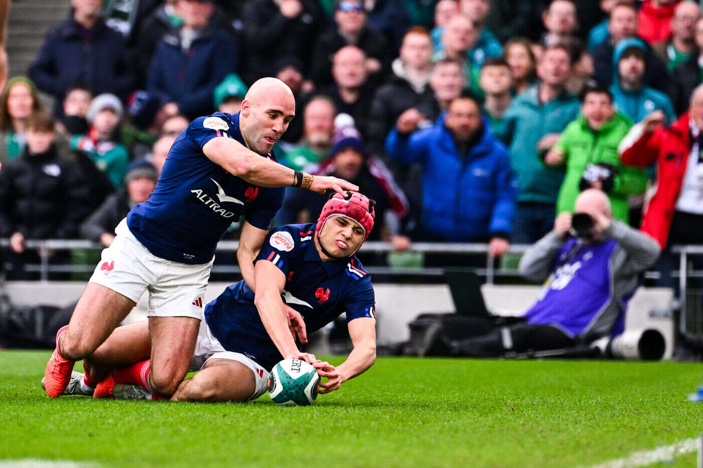 Tournoi des Six Nations : Louis Bielle-Biarrey et Léo Barré nommés pour le plus bel essai