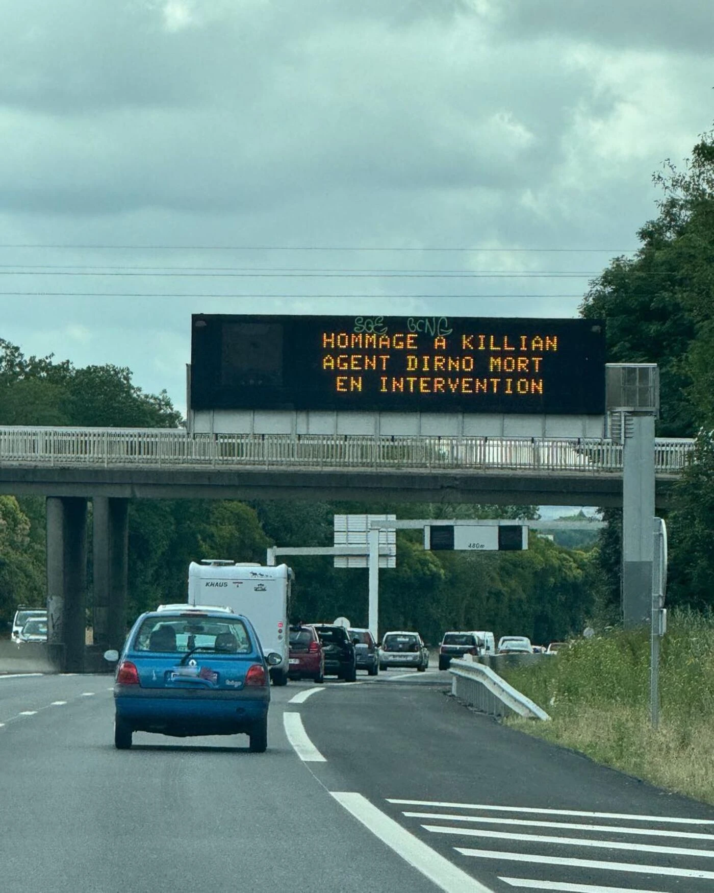 Colère et hommages sur les routes après la mort de Killian, 24 ans, agent routier percuté par un chauffard en Normandie