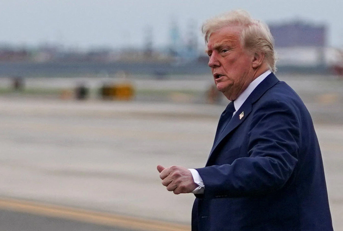 Donald Trump demande la gratuité des canaux de Panama et Suez pour les navires américains