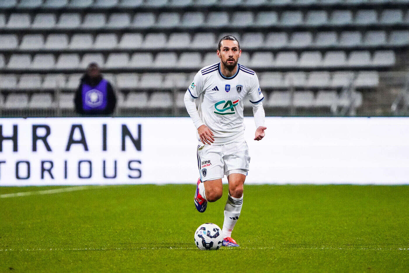 Ligue 2 : le Paris FC s’impose à Ajaccio grâce un bijou de Marchetti sur une pelouse quasi impraticable