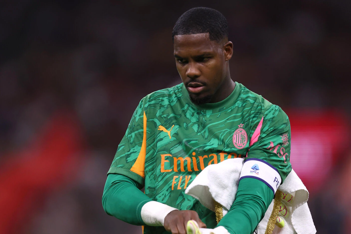 Équipe de France : examens médicaux rassurants pour Mike Maignan, sorti blessé avec l’AC Milan