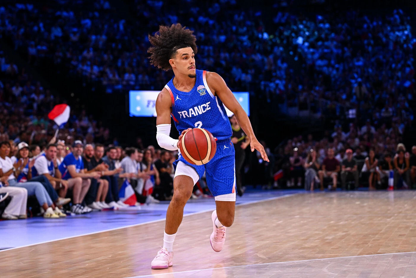 Basket : Matthew Strazel forfait, Nadir Hifi revient avec les Bleus juste avant l’Euro
