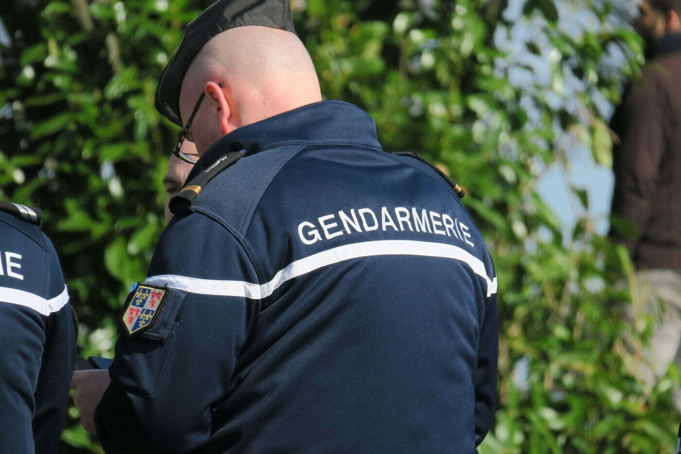 Voiture-bélier et coups de bêche : dans l’Oise, un homme condamné pour des violences sur sa fille et son père