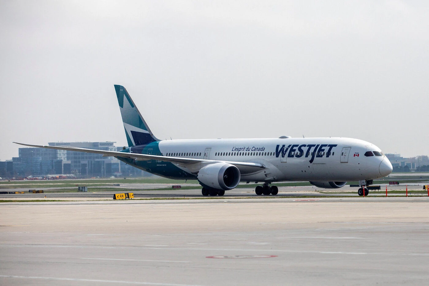 Un Boeing 737 rate son atterrissage à l’aéroport de Saint-Martin, 164 passagers évacués et trois personnes hospitalisées