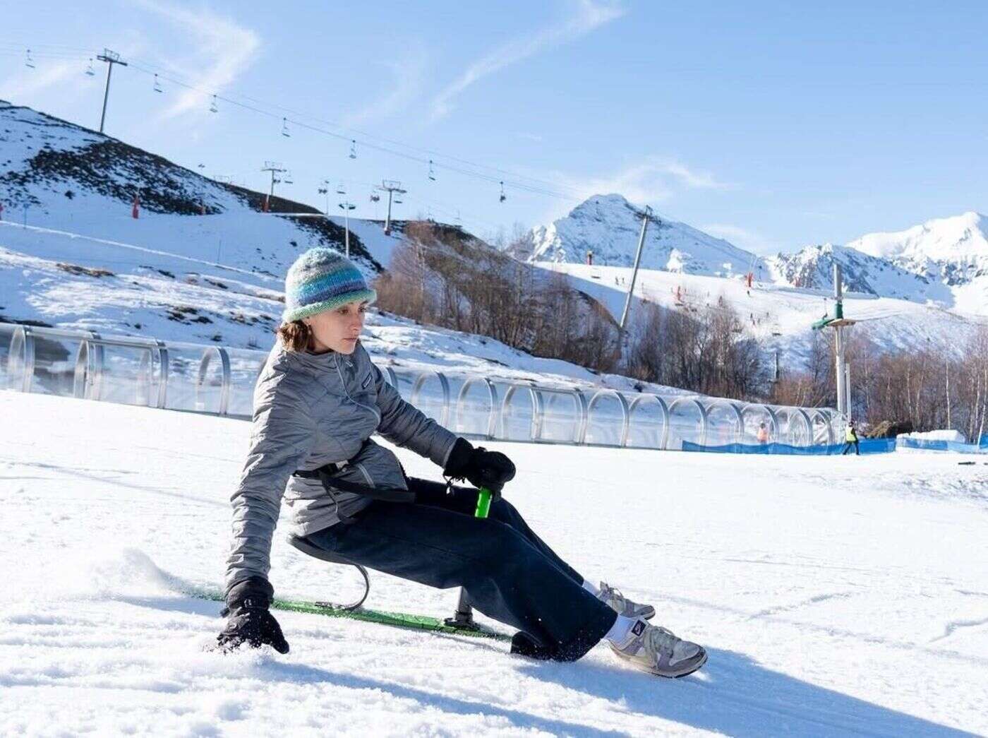 « Semblable à la luge, avec les sensations du ski » : la station de Peyragudes propose de dévaler ses pistes sur un Snooc