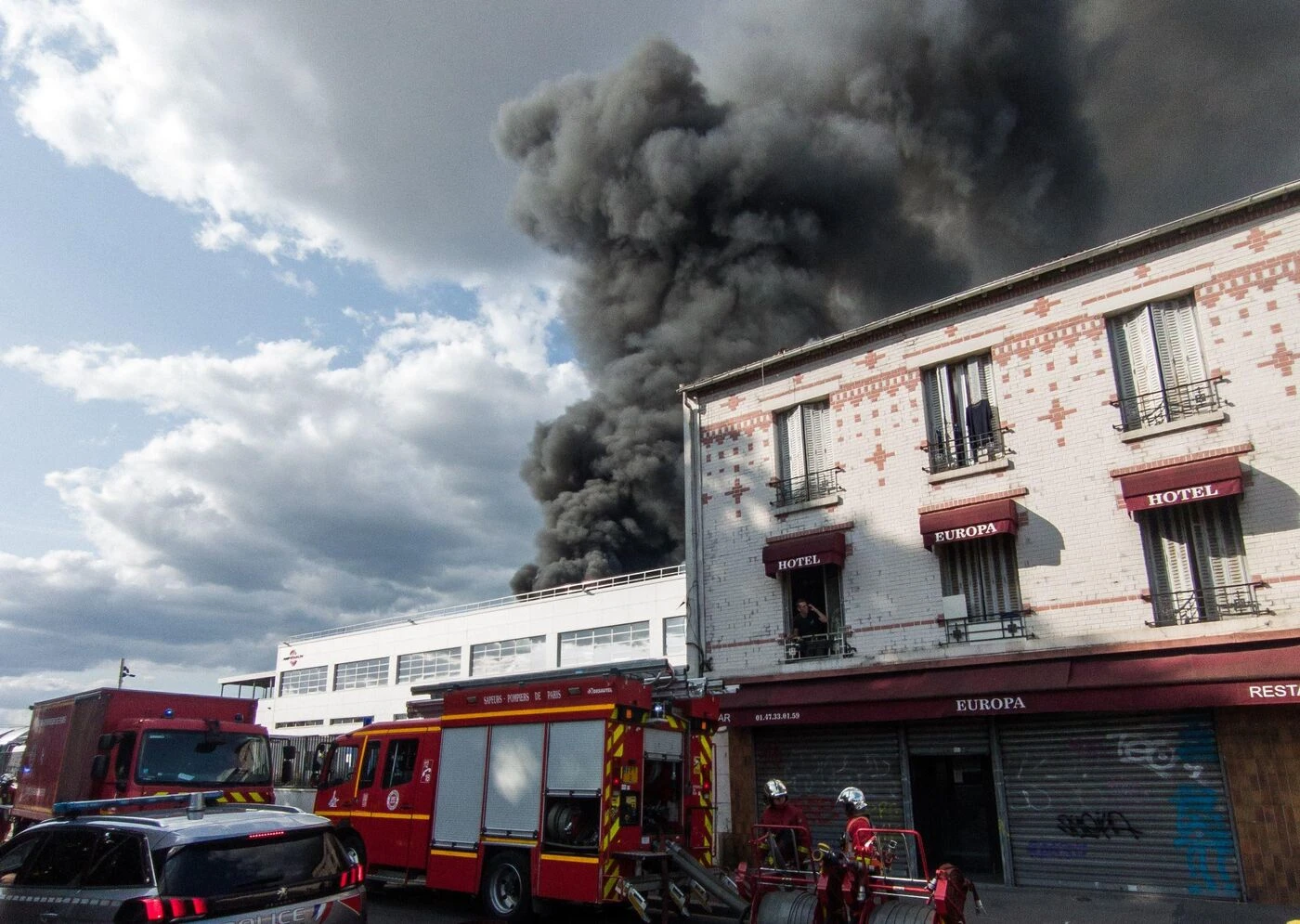 Gennevilliers : un incendie en cours dans un entrepôt de pièces détachées, 150 pompiers mobilisés