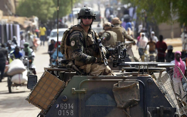 Emmanuel Macron annonce la fin de l’opération Barkhane au Sahel