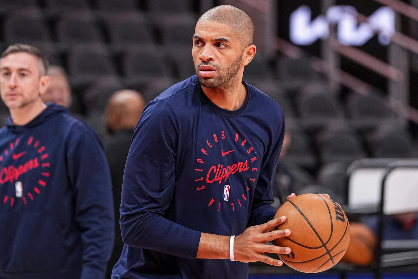 « Son talent, son altruisme et son QI élevé portent toute l’équipe » : les Clippers officialise la prolongation de Nicolas Batum