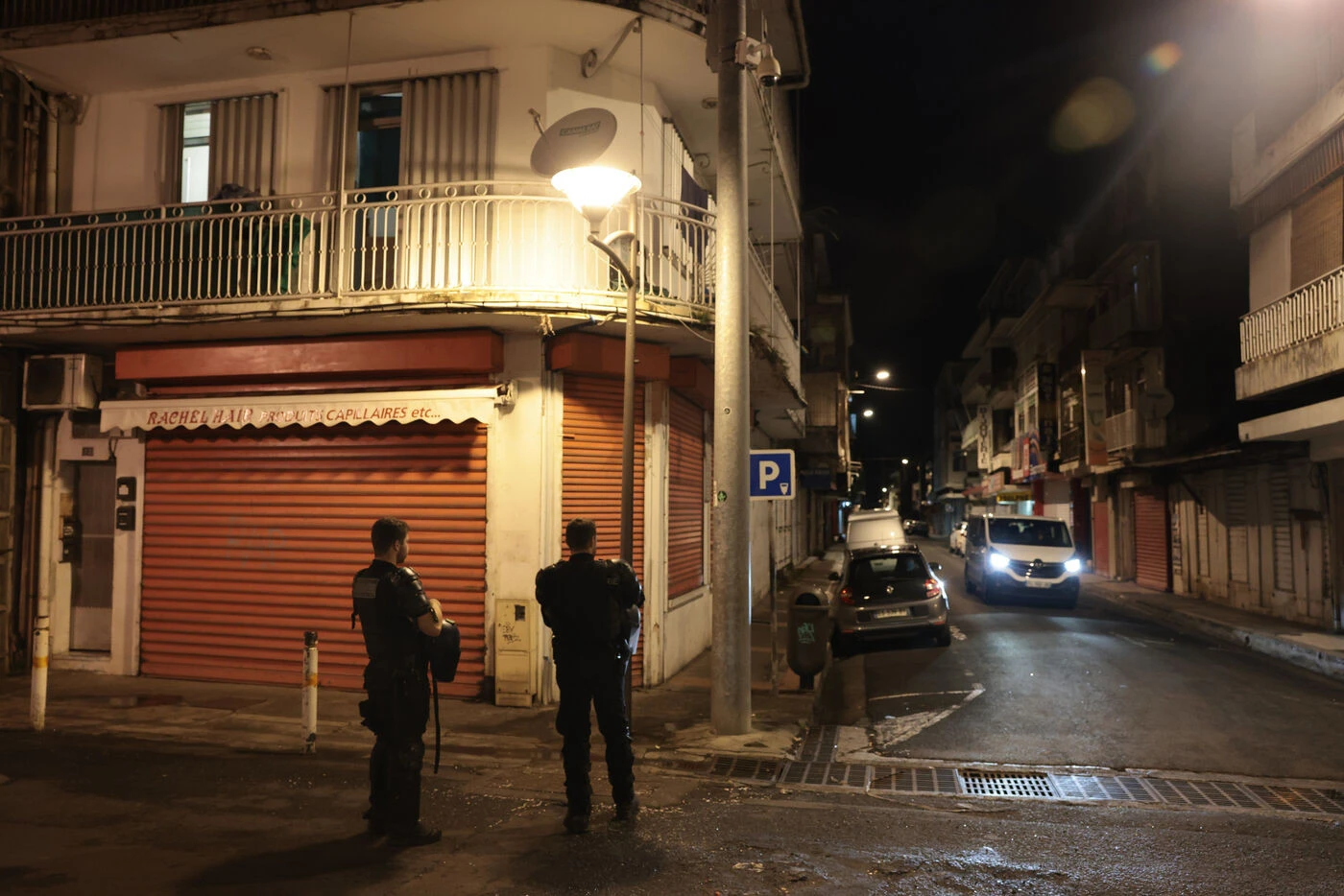 Guadeloupe : un motard tué par balle en pleine nuit, enquête ouverte pour meurtre