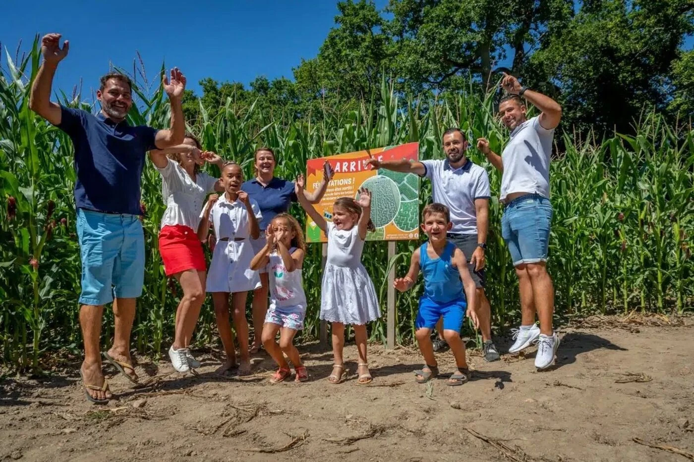 Loiret : à Vennecy, jeux de piste et d’adresse au sein d’un labyrinthe de maïs