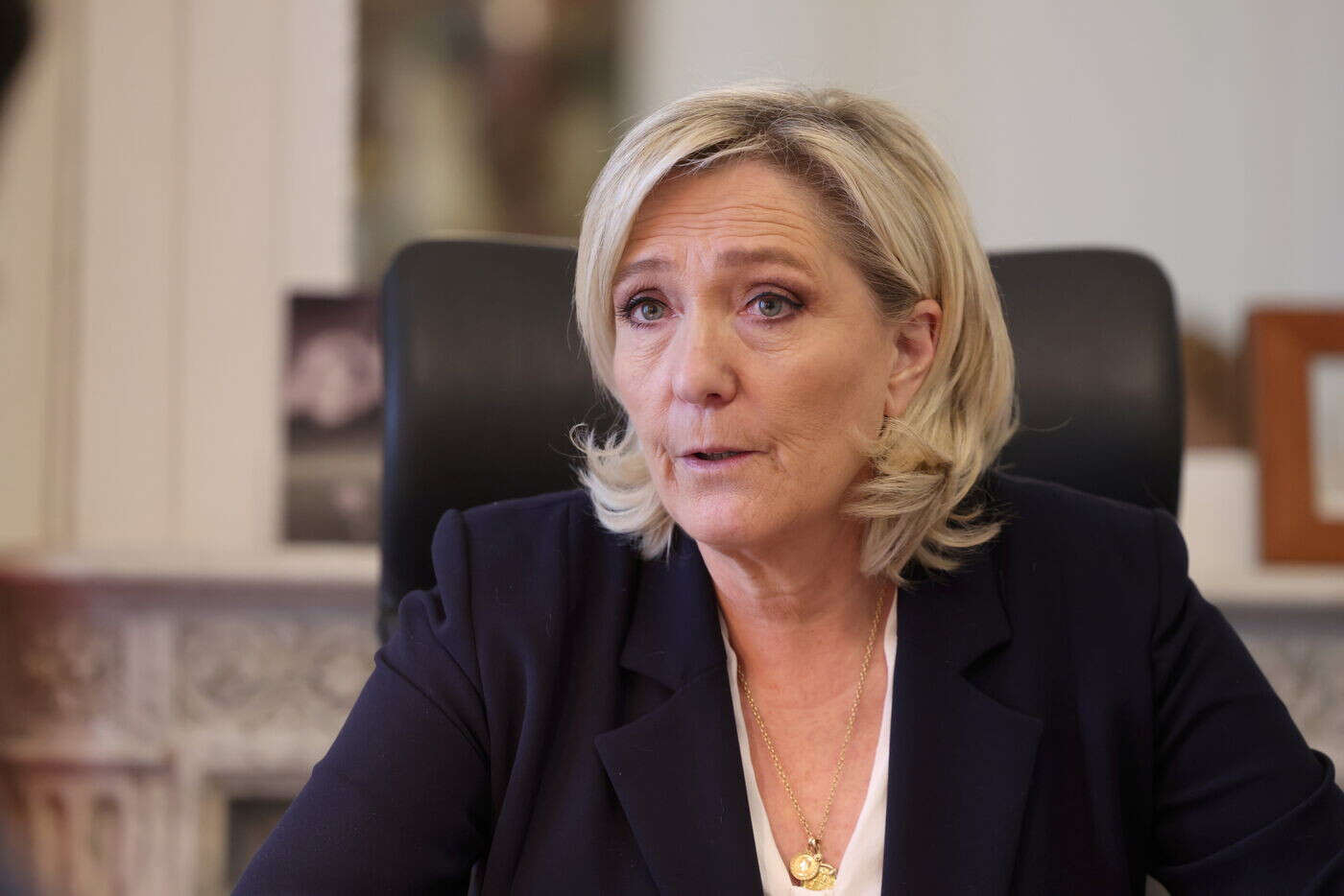 « Moins Macron dure, mieux on se porte » : Marine Le Pen très offensive pour son retour médiatique après le décès de son père