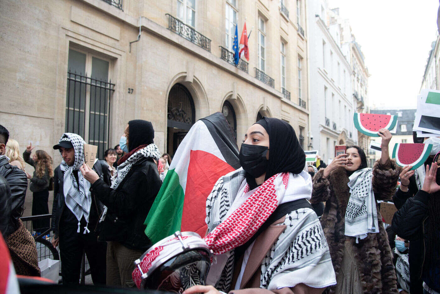 Sciences Po Paris : des étudiants propalestiniens évacués par les forces de l’ordre