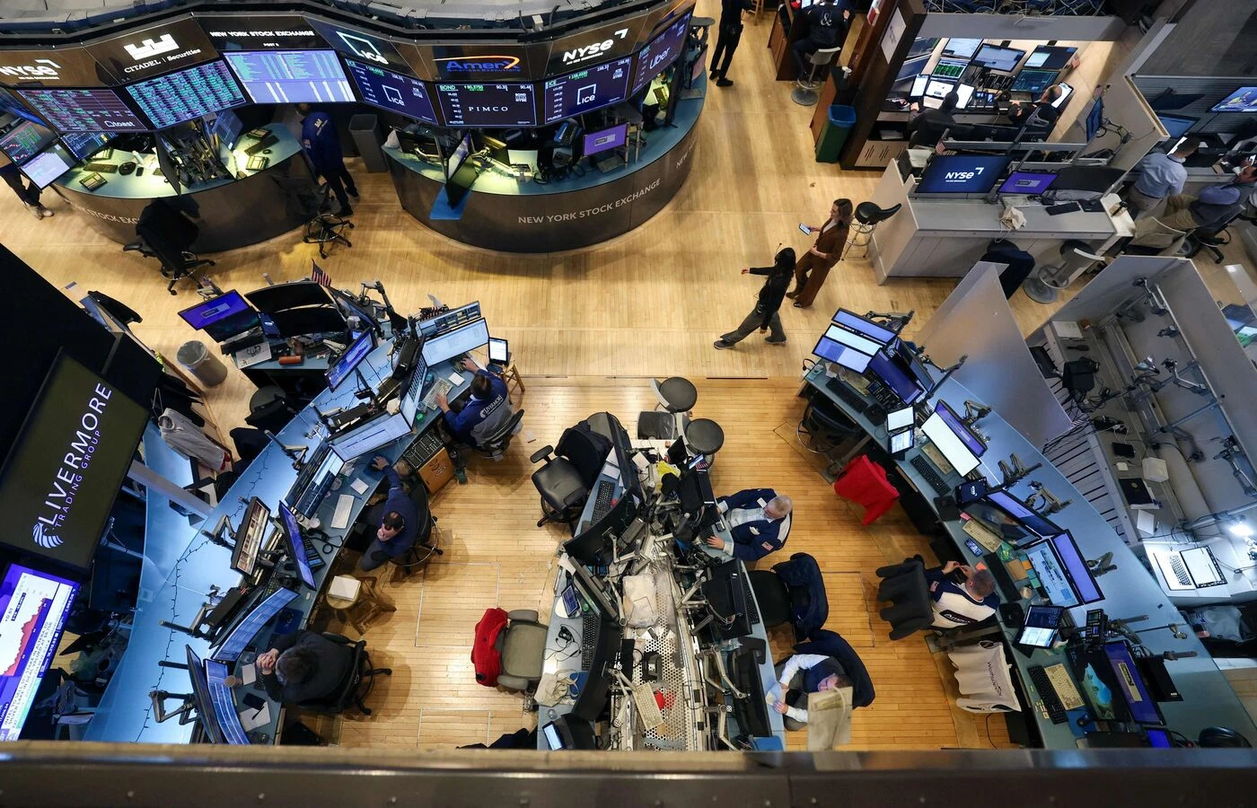 Wall Street en berne, le dollar perd 1 % face à l’euro, l’or à son plus haut : les perspectives économiques américaines inquiètent