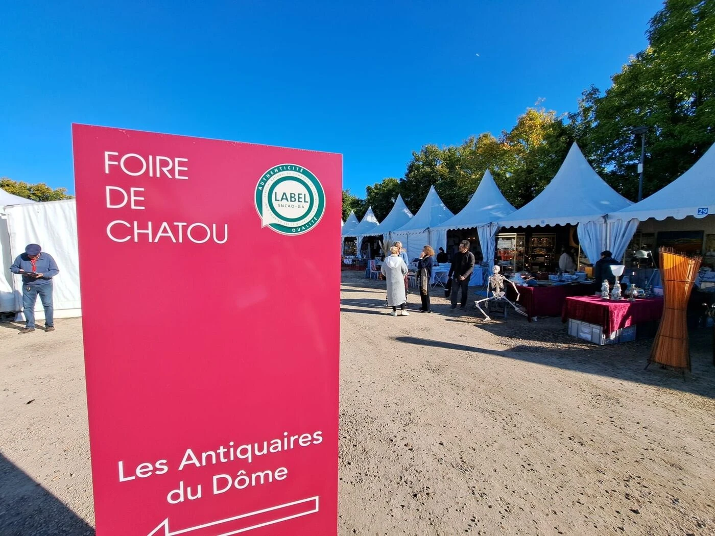 Un métier « sans cesse attaqué »... A la Foire de Chatou, le cri d’alarme des antiquaires