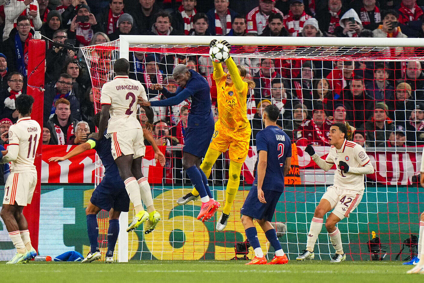 Bayern-PSG (1-0) : Safonov, une faute de main qui coûte cher