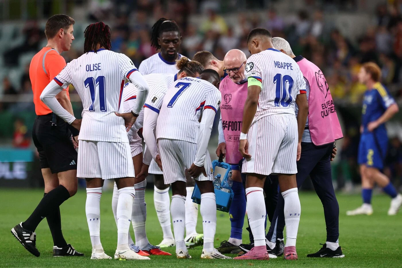 Ukraine - France : Ousmane Dembélé sort blessé à peine 30 minutes après son entrée en jeu