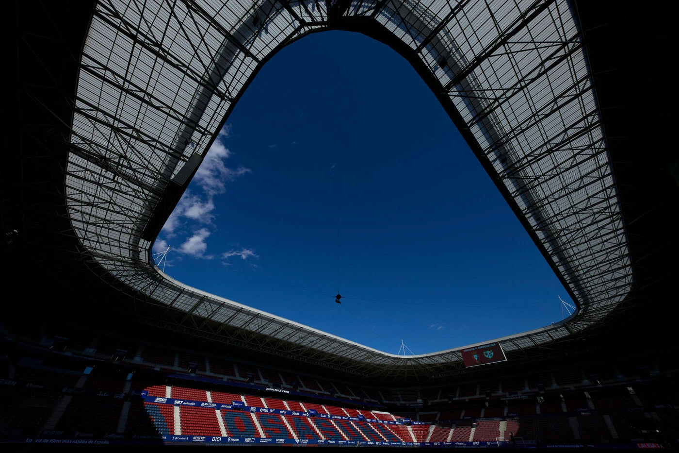 Football : un match de Liga interrompu après des jets de balles de tennis et une banderole anti-Israël