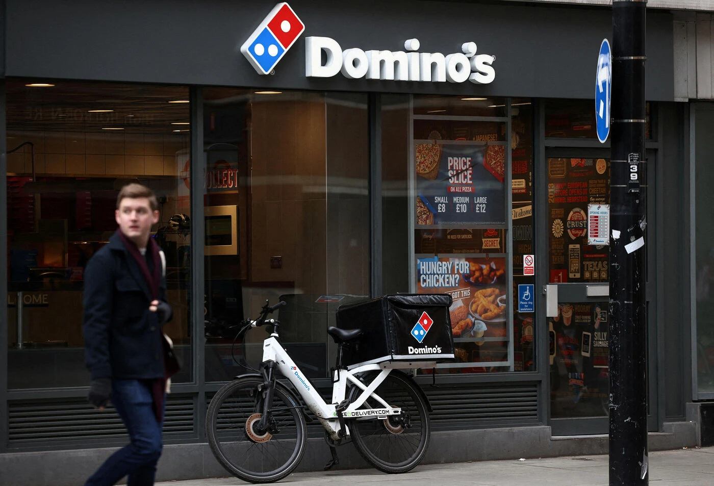 Deux responsables d’un Domino’s Pizza condamnés à de la prison ferme pour avoir détourné plus d’un million d’euros