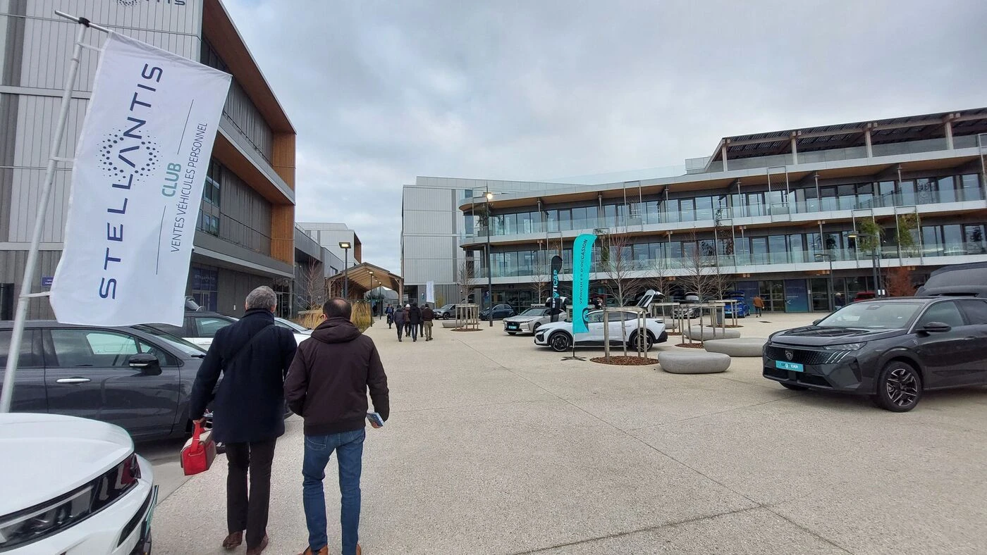Stellantis : le constructeur automobile reste à Poissy… mais enterre la production de voitures